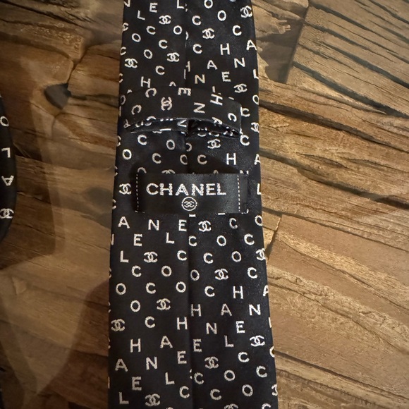 Chanel Black Logo Tie - Picture 4 of 4